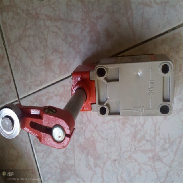 концевой выключатель для строительных грузопассажирских подъемников