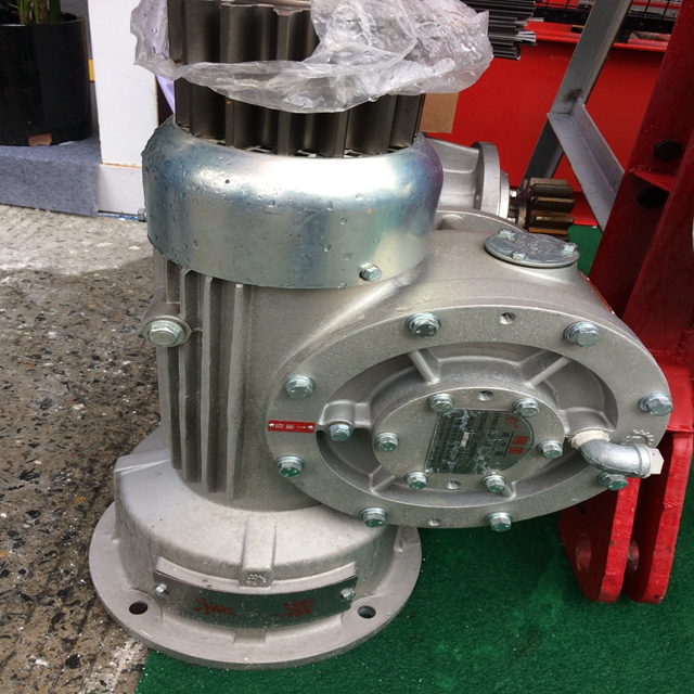 двигатель для строительных грузопассажирских подъемников