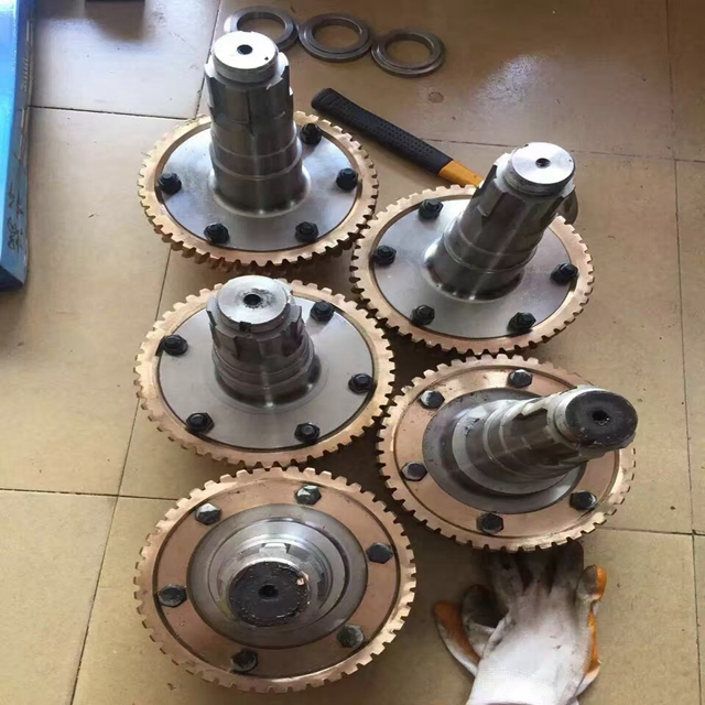 вал червячного колеса для строительный грузопассажирских подъемников